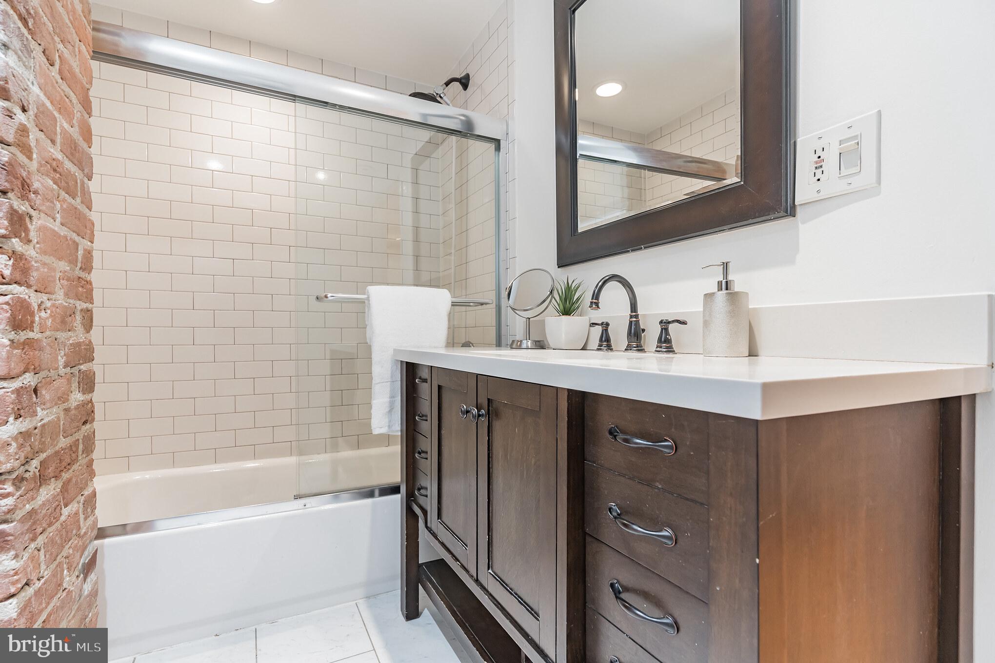 332 11th Street Northeast Washington, DC 20002 - Photo 19 of 30 Bath