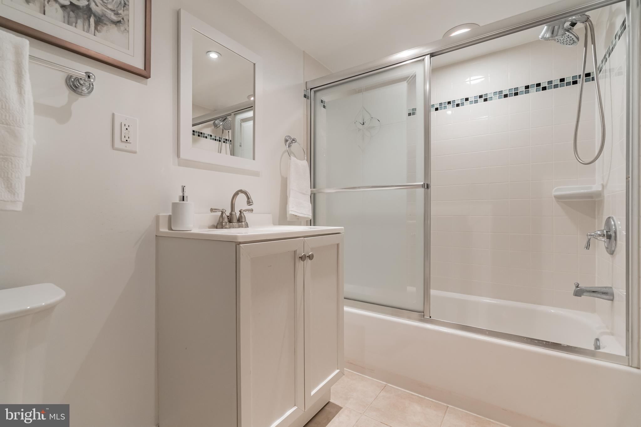 332 11th Street Northeast Washington, DC 20002 - Photo 28 of 30 Bath