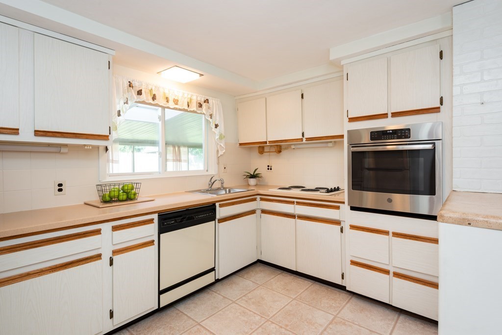 5 Wellesley Road Beverly, MA 01915 - Photo 13 of 42 Gallery Image 13