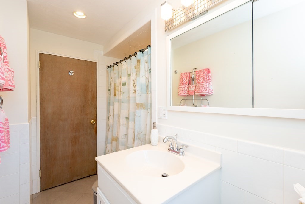 5 Wellesley Road Beverly, MA 01915 - Photo 24 of 42 Gallery Image 24