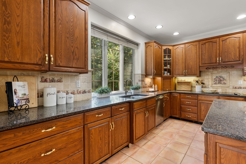 24 Greenwood Road Hopkinton, MA 01748 - Photo 7 of 40 Gallery Image 7