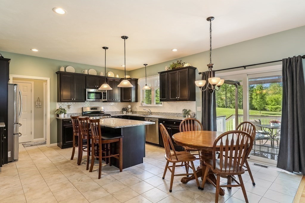 80 Forbes Road Rochester, MA 02770 - Photo 7 of 42