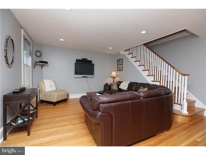 655 Rector Street Philadelphia, PA 19128 - Photo 3 of 24 Living Room