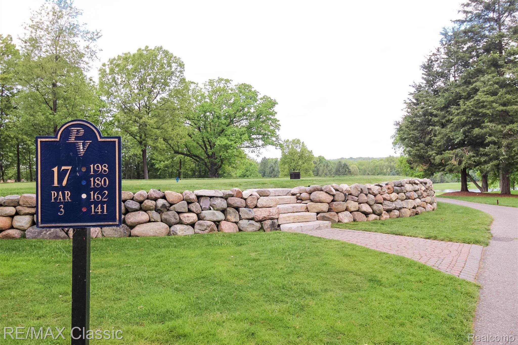 496 Inverness Highland, MI 48357 - Photo 47 of 53 54.jpg