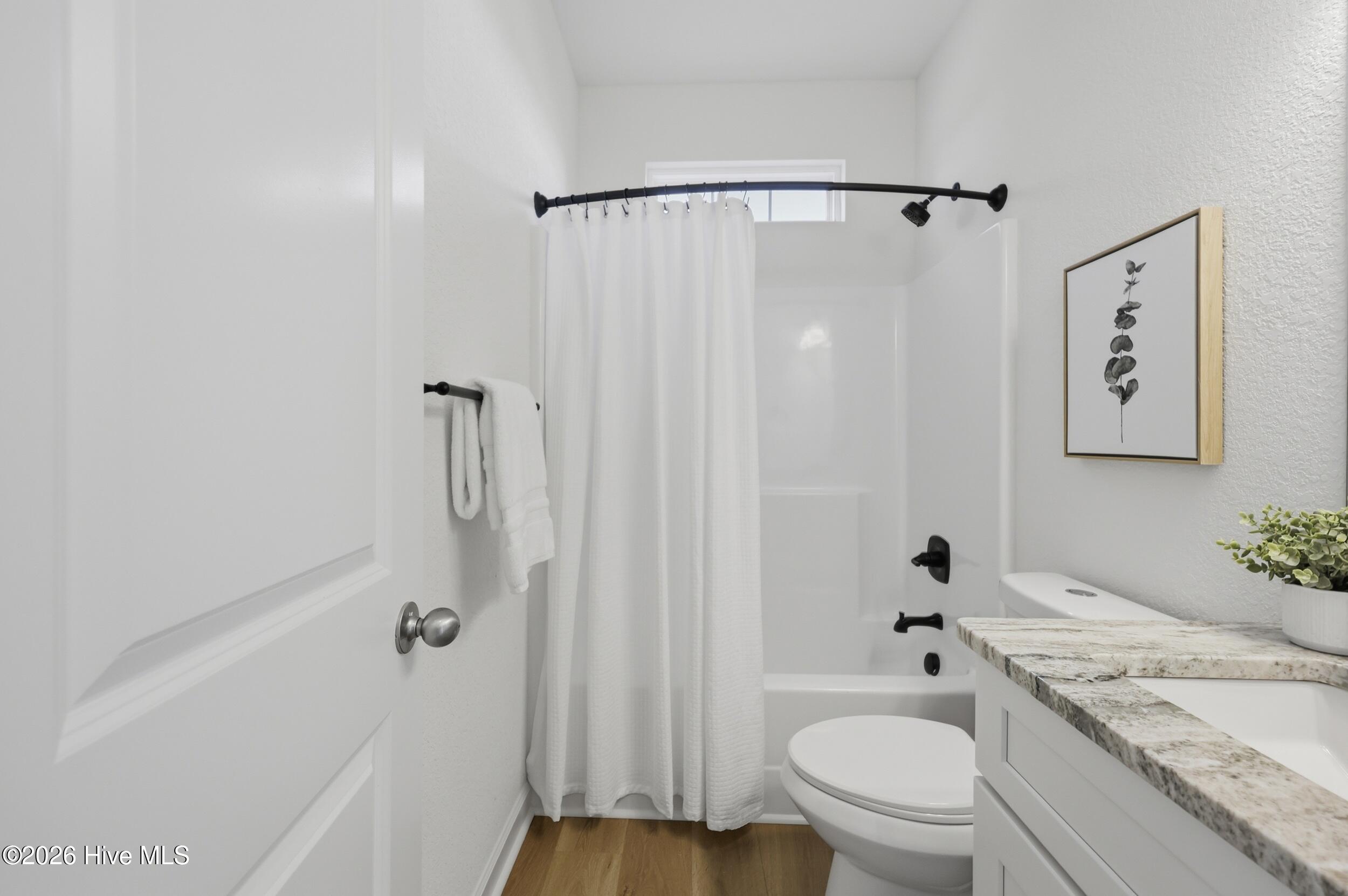 1282 Florida Road Elizabeth City, NC 27909 - Photo 20 of 50 Full Guest Bathroom