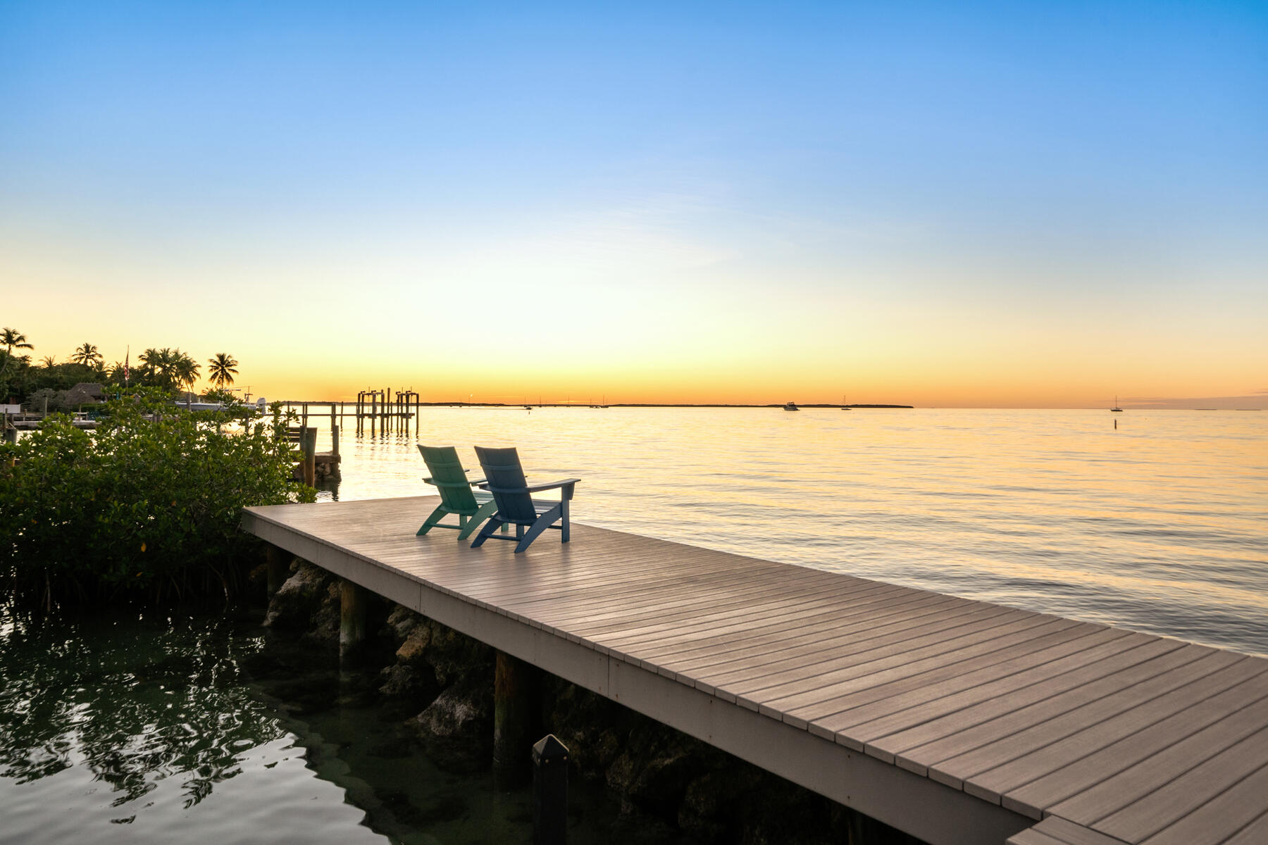 19 Avacado Street Islamorada, FL 33036 - Photo 81 of 104 a view of a terrace with seating space