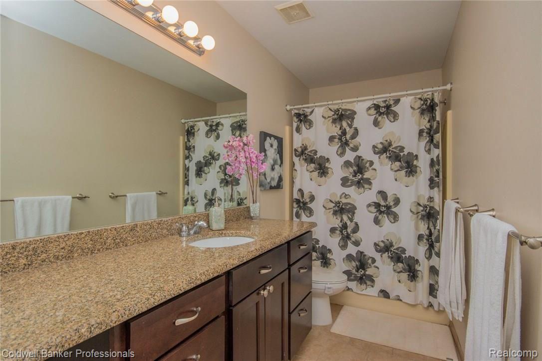 1619 Grandview Drive Rochester, MI 48306 - Photo 13 of 15 4606cdad-1f4c-491a-af2d-26123d1d5fb7.jpg