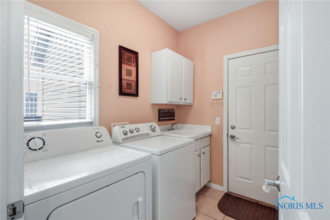760 Weatherstone Road Holland, OH 43528 - Photo 34 of 44 Laundry on main floor, washer and dryer included