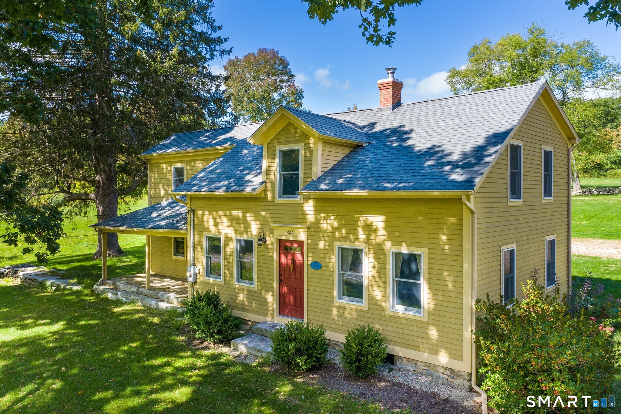 589 Brayman Hollow Road Pomfret, CT 06259 - Photo 2 of 40