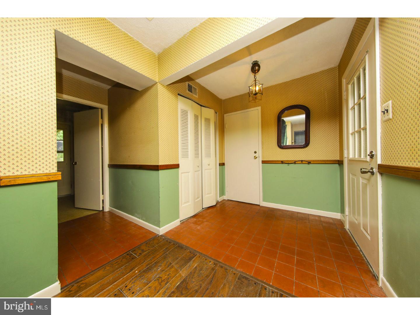 542 Coach Road Horsham, PA 19044 - Photo 3 of 15 Gallery Image 3