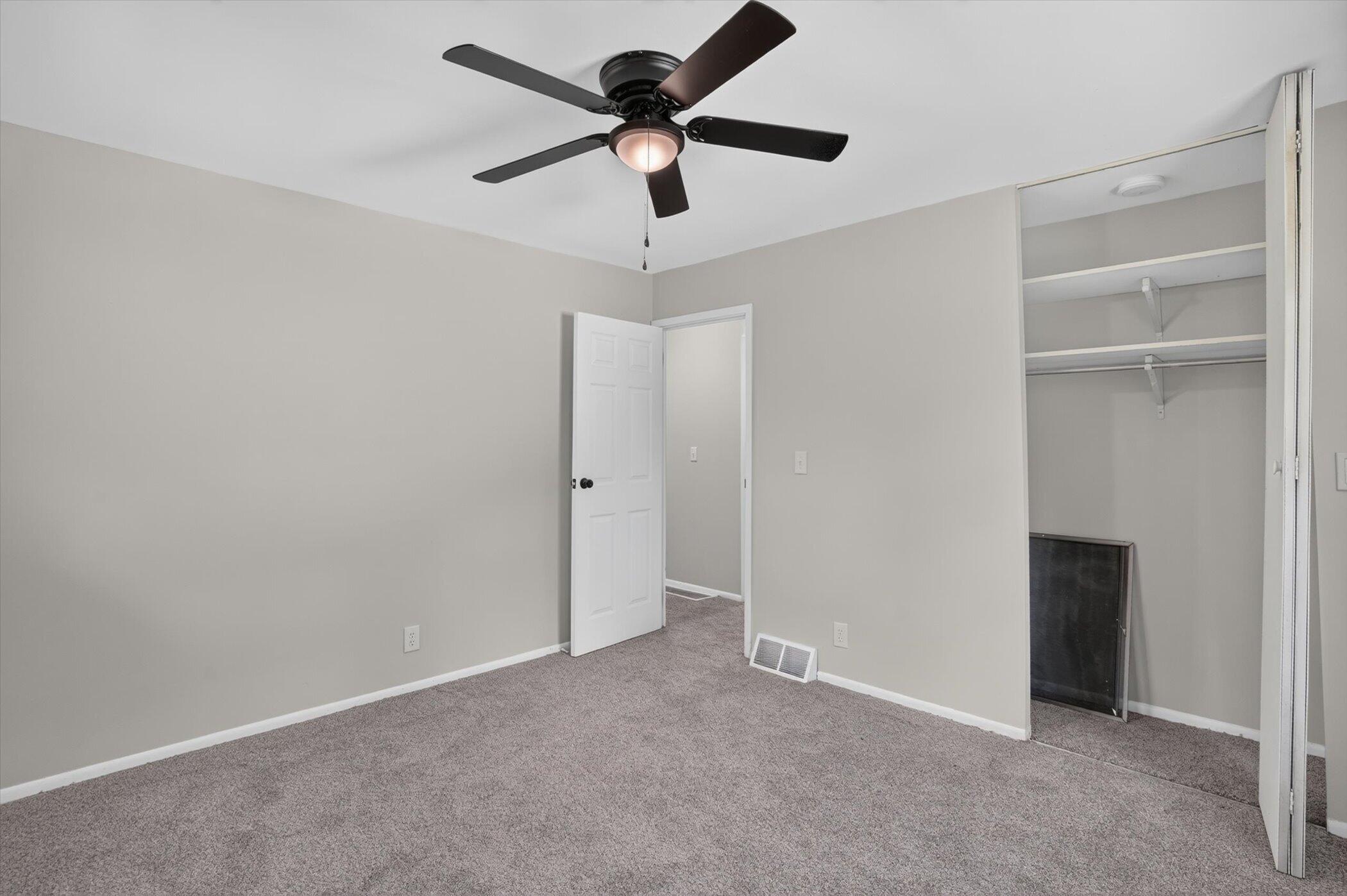 284 Stanford Lane Jackson, MI 49203 - Photo 20 of 39 19-284-Stanford-Ln-Windowstill-Photograp