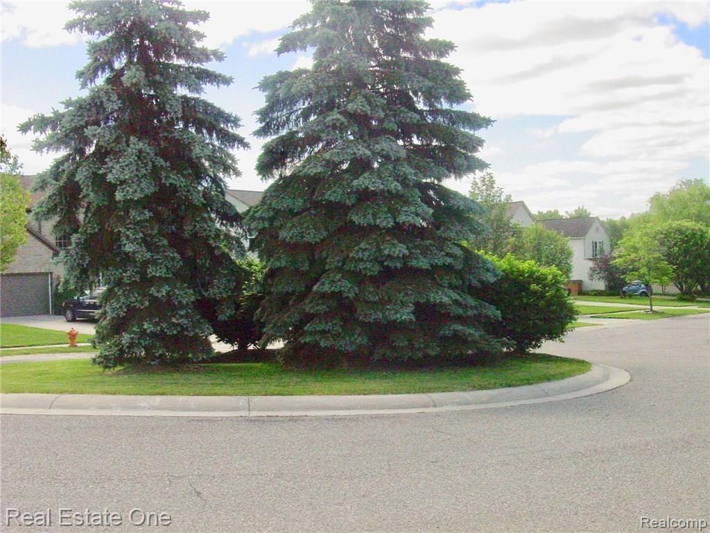 376 Quail Ridge Court Waterford, MI 48327 - Photo 25 of 26 on cul-de-sac