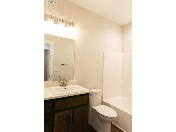 $489,900 | 240 Southwest Jefferson Street, Sheridan, OR 97378