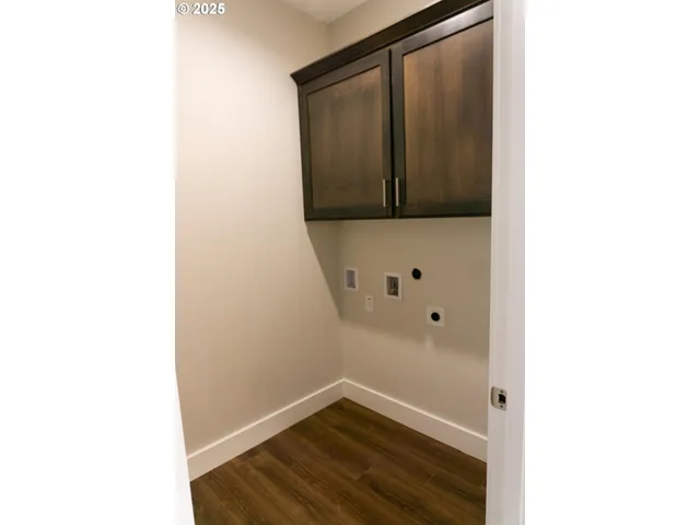 a view of utility room