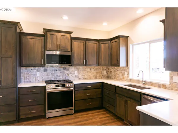 $489,900 | 240 Southwest Jefferson Street, Sheridan, OR 97378