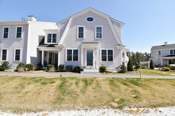 $3,000 | 138 Elm Street, Unit 30, Kingston, MA 02364