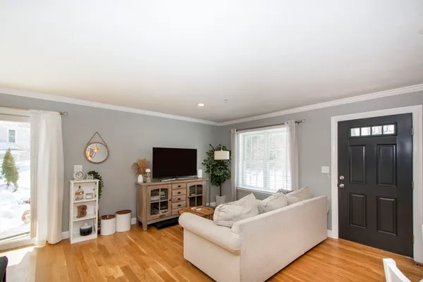 $3,000 | 138 Elm Street, Unit 30, Kingston, MA 02364