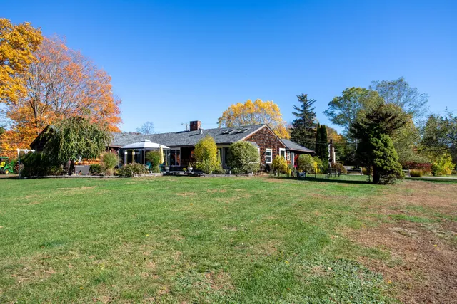 $1,100,000 | 227 Portsmouth Avenue, Stratham, NH 03885