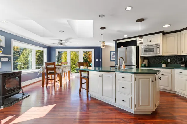 $1,100,000 | 227 Portsmouth Avenue, Stratham, NH 03885