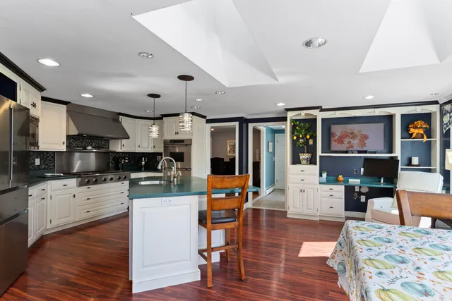 $1,100,000 | 227 Portsmouth Avenue, Stratham, NH 03885