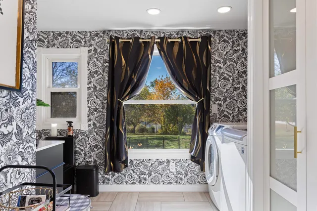 $1,100,000 | 227 Portsmouth Avenue, Stratham, NH 03885