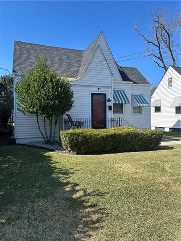 $2,300 | 404 Ridgelake Drive, Metairie, LA 70001