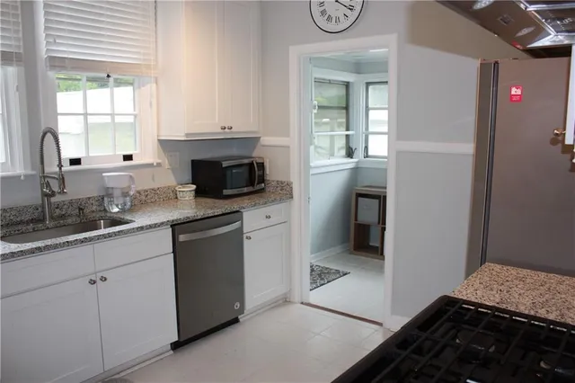 $2,300 | 404 Ridgelake Drive, Metairie, LA 70001