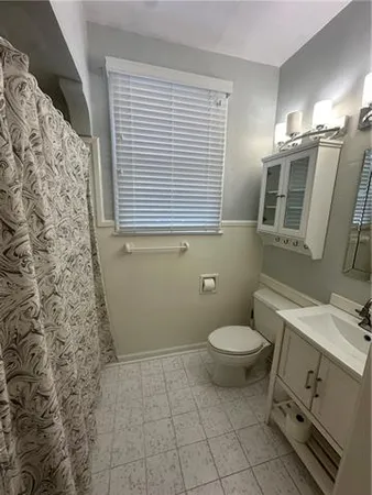 $2,300 | 404 Ridgelake Drive, Metairie, LA 70001