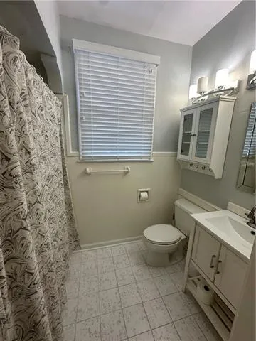 $2,300 | 404 Ridgelake Drive, Metairie, LA 70001