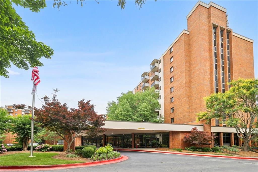 300 Johnson Ferry Road, Unit B804 Sandy Springs, GA 30328 - Photo 37 of 37 a front view of house with yard