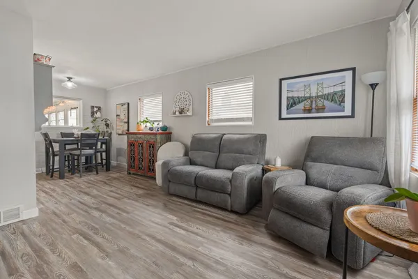 $159,900 | 2410 North Michigan Avenue, Davenport, IA 52804