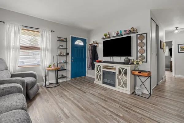 $159,900 | 2410 North Michigan Avenue, Davenport, IA 52804