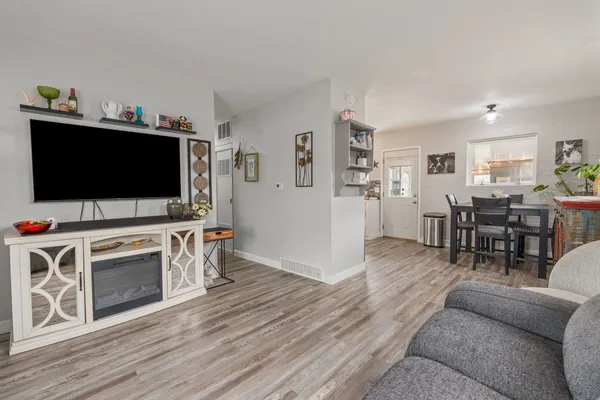 $159,900 | 2410 North Michigan Avenue, Davenport, IA 52804