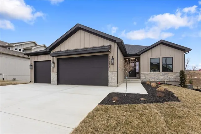$594,900 | 13545 Northeast 114th Place, Kearney, MO 64060
