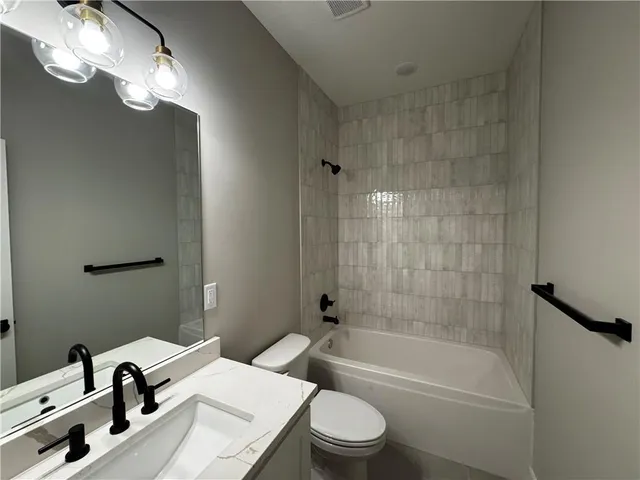 $599,000 | 13545 Northeast 114th Place, Kearney, MO 64060