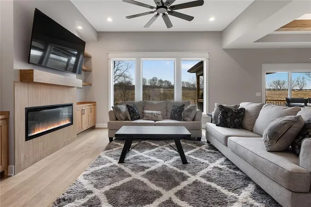 $594,900 | 13545 Northeast 114th Place, Kearney, MO 64060