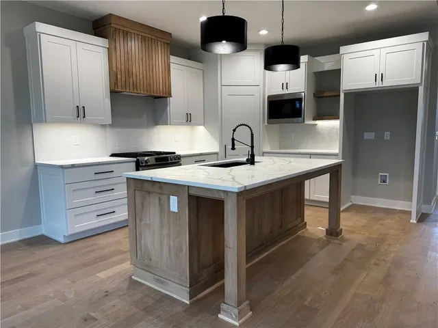 $599,000 | 13545 Northeast 114th Place, Kearney, MO 64060