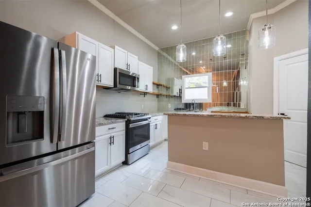 $1,985 | 1012 Dawson Street, San Antonio, TX 78202