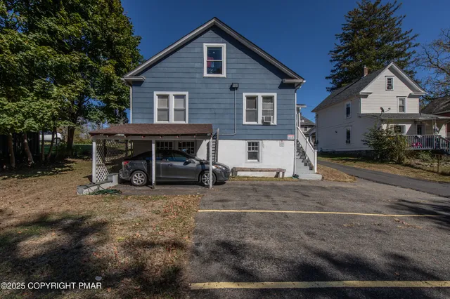 $339,900 | 19 Smith Street, East Stroudsburg, PA 18301