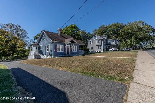 $339,900 | 19 Smith Street, East Stroudsburg, PA 18301