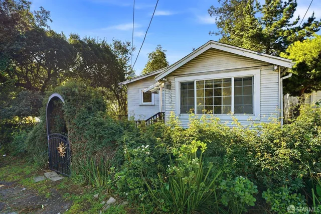 $398,000 | 6391 Hillmont Drive, Oakland, CA 94605