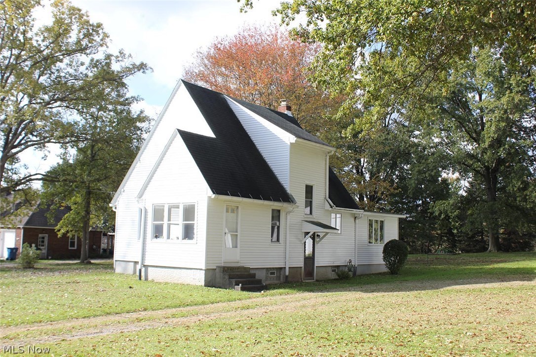 1942 Jacoby Road Akron, OH 44321 - Photo 2 of 8