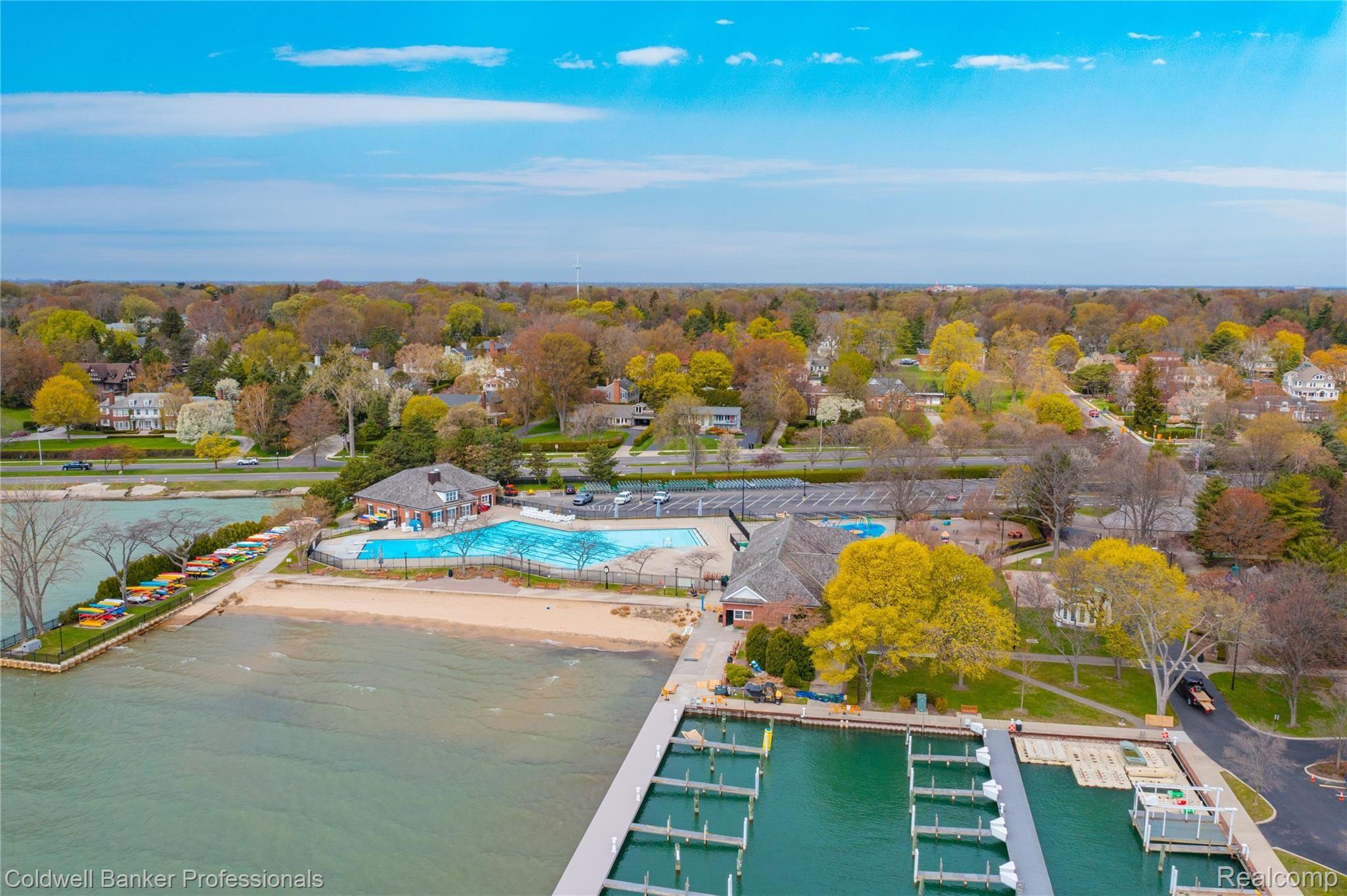 329 Lake Shore Road Grosse Pointe, MI 48236 - Photo 38 of 41 329_Lakeshore_Large04.jpg