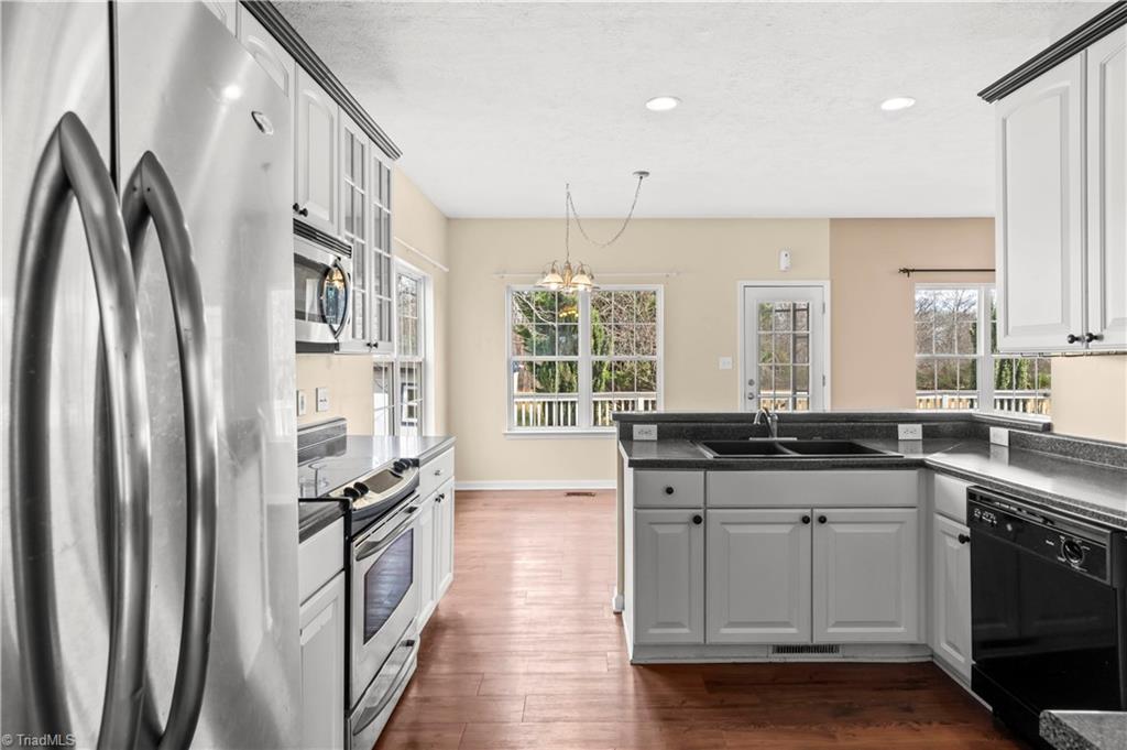 208 Mountain View Road Statesville, NC 28625 - Photo 13 of 49