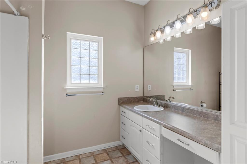 208 Mountain View Road Statesville, NC 28625 - Photo 26 of 49