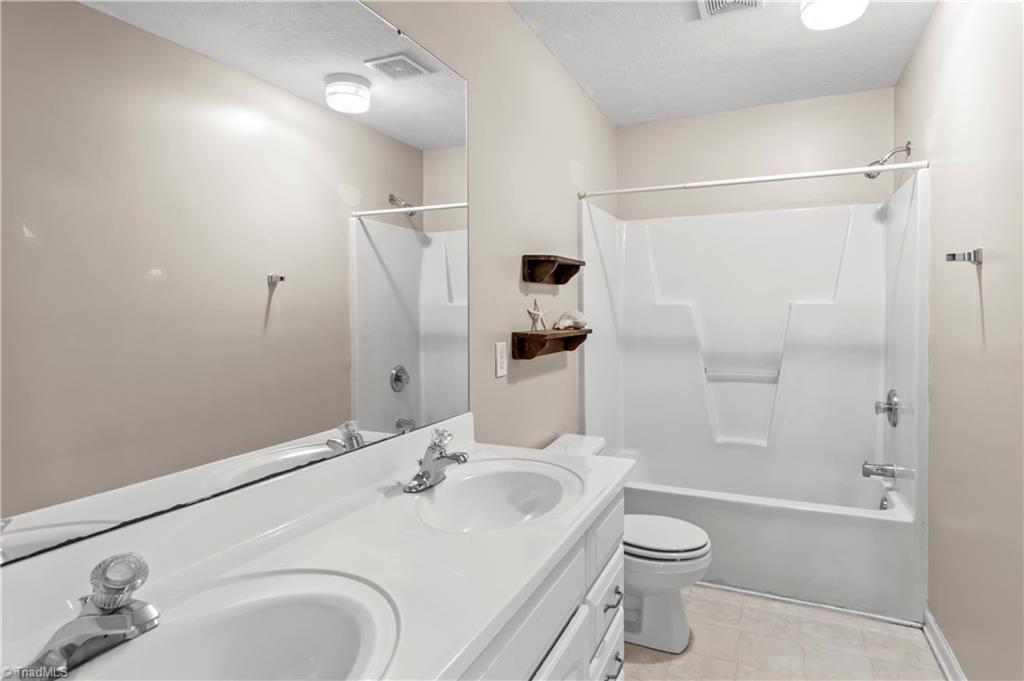 208 Mountain View Road Statesville, NC 28625 - Photo 32 of 49