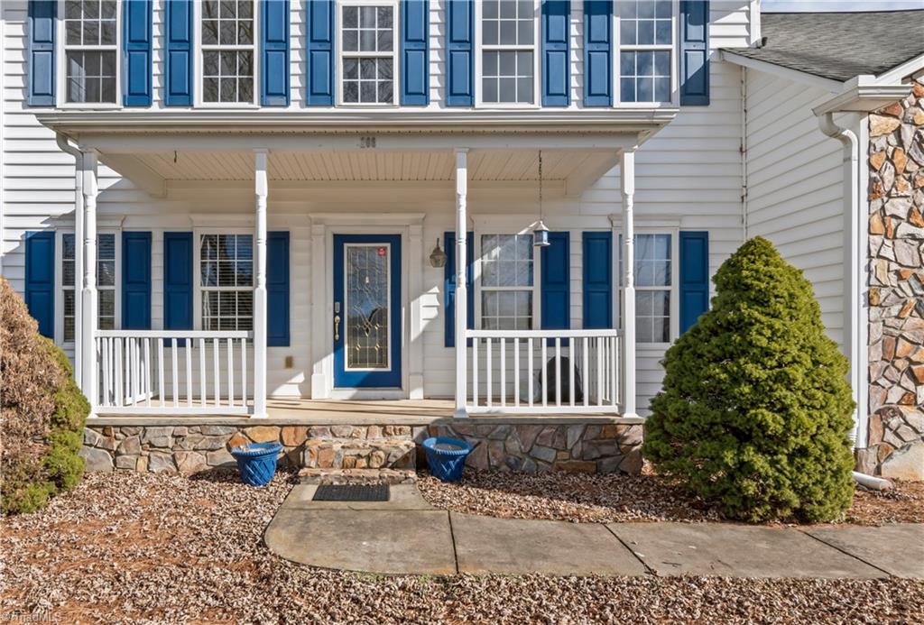 208 Mountain View Road Statesville, NC 28625 - Photo 4 of 49