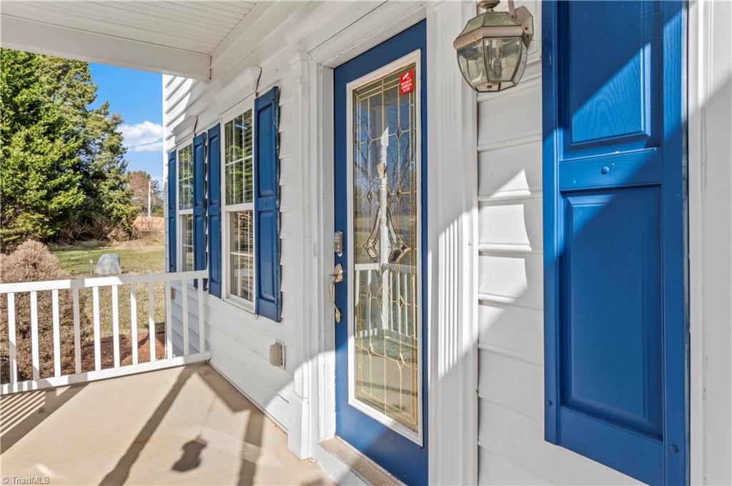 208 Mountain View Road Statesville, NC 28625 - Photo 5 of 49