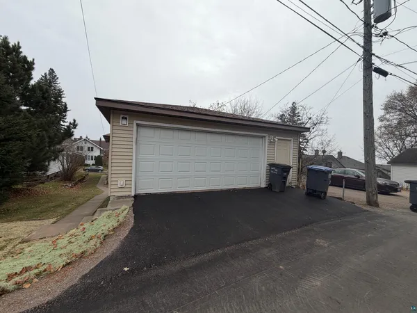 $430,000 | 845 Grandview Avenue, Duluth, MN 55812
