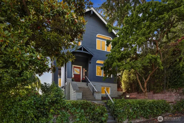 $1,595,000 | 3951 Dayton Avenue North, Seattle, WA 98103